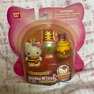 New- Hello Kitty Dream World Honeybee Figure Bandai 2001